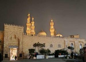 وزير الأوقاف يوجه بعدم إنارة المآذن والقباب والإضاءات الخارجية بالمساجد