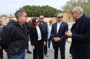 محافظ الجيزة يسلّم 20 منصة بيع حضارية لباعة منطقة الزيارة بأهرامات الجيزة ضمن خطة التطوير الشامل

