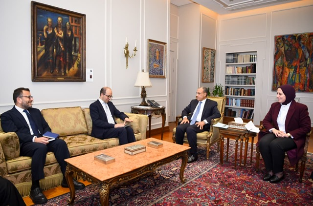 وزير الخارجية يستقبل المدير الإقليمي للصندوق الدولي للتنمية الزراعية 