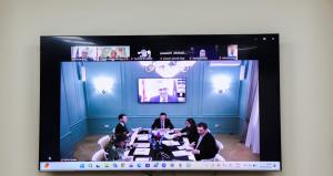 هيئة الدواء المصرية تعقد اجتماعاً افتراضياً مع نائب وزير الصحة بالاتحاد الروسي لتعزيز التعاون الدوائي

