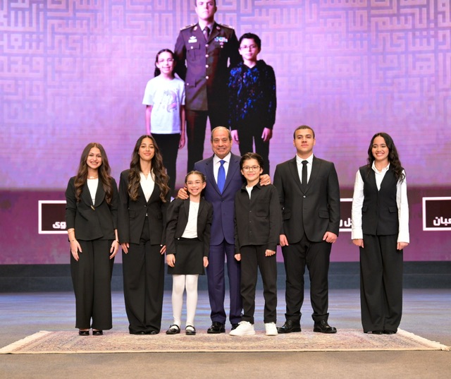 في يوم الشهيد.. السيسي يكرّم أسر الأبطال ويؤكد: لا سلام دون دولة فلسطينية مستقلة وتهجير الفلسطينيين خط أحمر