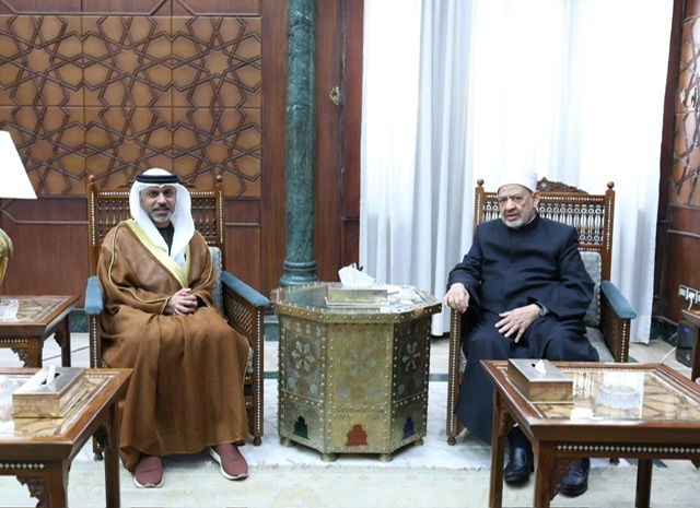 سفير الإمارات  وشيخ الأزهر يؤكدان تعزيز خطاب الاعتدال والتعايش لبناء عالم أكثر سلاما