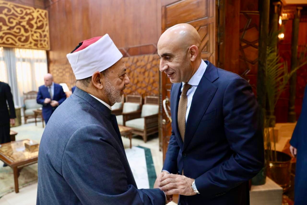 شيخ الأزهر يدعو وزير التربية التعليم إلى تبني إستراتيجية تعليمية تراعي طبيعة مجتمعاتنا

