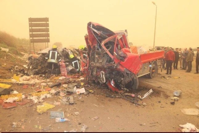 مصرع 9 أشخاص وإصابة 4 في حادث تصادم مروع بمحافظة المنوفية