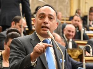 طلب إحاطة للنائب فريدي البياضي يطالب بوقف امتحانات المدارس والجامعات في أعياد المسيحيين