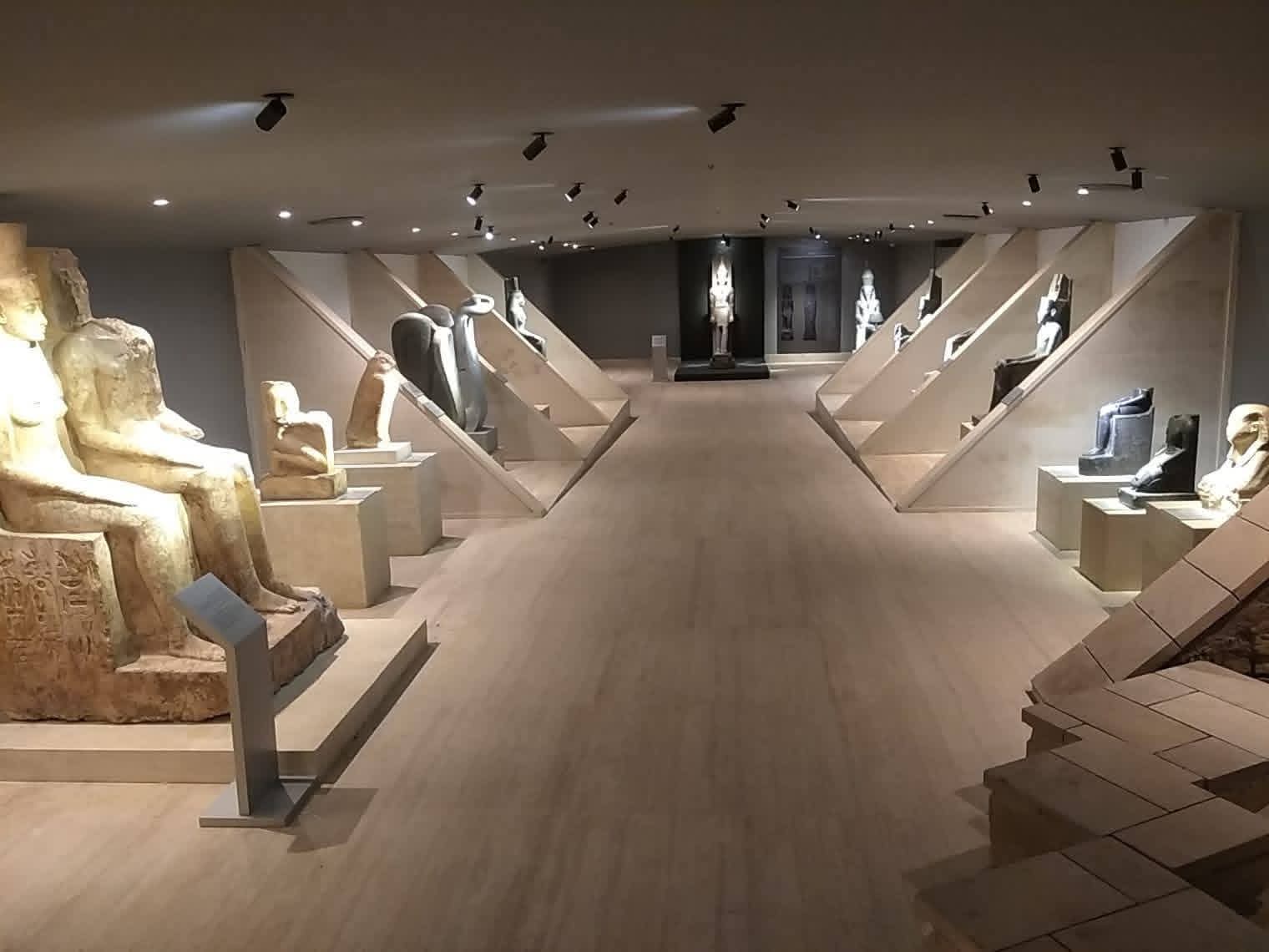 وزارة السياحة والآثار:
الانتهاء من أعمال تطوير قاعة الخبيئة بمتحف الأقصر تمهيدًا لافتتاحها قريبًا