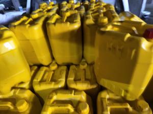  ضبط طن زيوت طعام مجهول المصدر داخل إحدى سيارات النقل بالأقصر 

