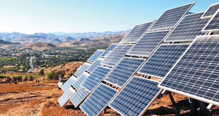 اختراق علمي جديد: كفاءة الخلايا الشمسية تتجاوز 130% على المستوى الكمي