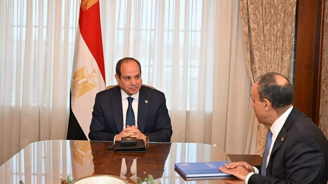 الرئيس السيسي يبحث مع وزير الخارجية تطورات المنطقة ويوجه بتقديم أقصى درجات الرعاية لأبناء الوطن في الخارج