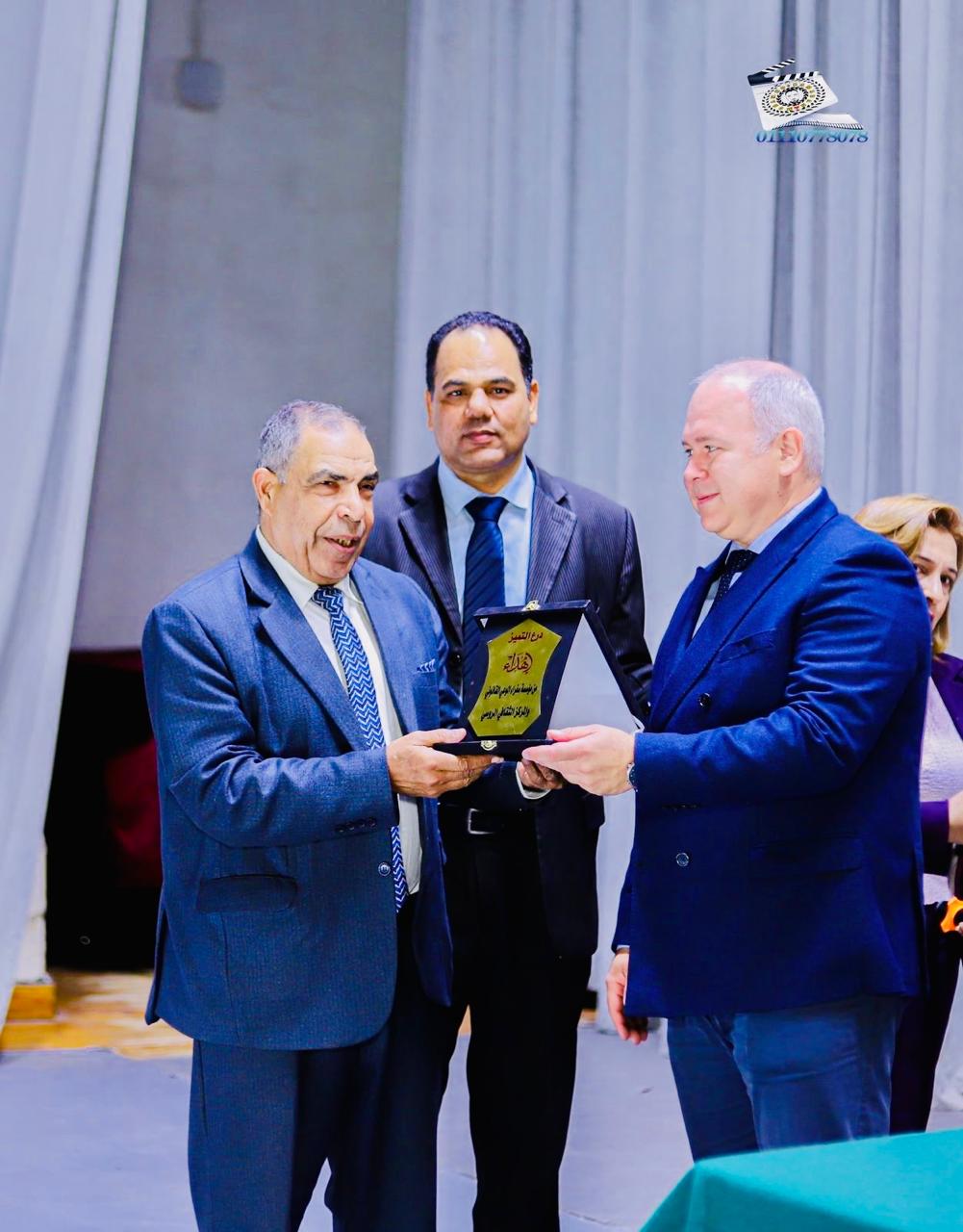 المركز الثقافي الروسي ومؤسسة سفراء الوعي يكرّمان رموز المجتمع المصري