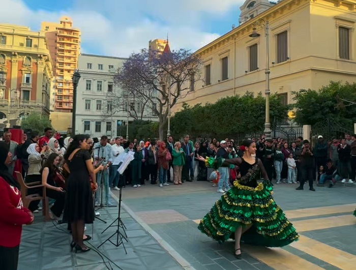 بالصور ..أكاديمية الفنون تخطف أنظار الجماهير في أول عروض 