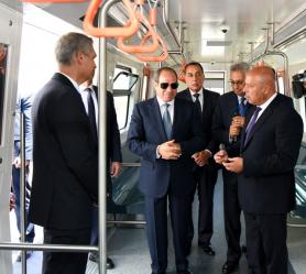 الرئيس السيسي لعمال مصر: إنكم سواعد الأمة ودعائم تنميتها منذ فجر التاريخ