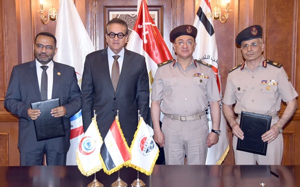 القوات المسلحة توقع بروتوكول تعاون مع وزارة الصحة وتفتتح مركز الباثولوجى بمعامل البحوث الطبية وبنك الدم