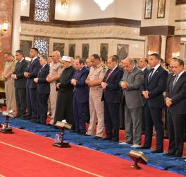 الرئيس السيسي يؤدي صلاة عيد الأضحى بالعاصمة الجديدة ويشارك قادة الدولة إفطار العيد