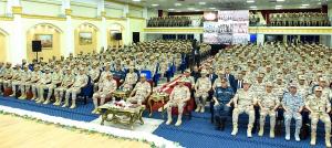 وزير الدفاع يشيد بتضحيات رجال المنطقة الجنوبية العسكرية وجهودهم في الحفاظ على استقرار الحدود