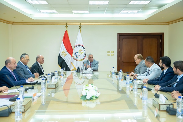 وجمبلاط: ناقشنا مشروعات بحثية لطلاب 