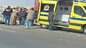 مصرع عاملين وإصابة 20 في انقلاب سيارة نصف نقل على طريق العلمين

