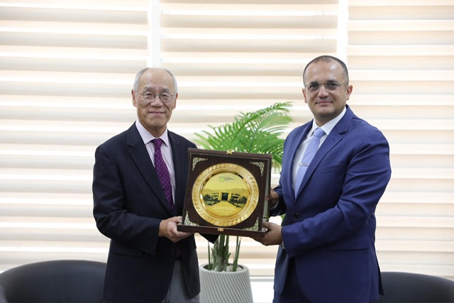 سفير اليابان يزور جامعة الجلالة لتعزيز التعاون الأكاديمي والثقافي مع مصر 
