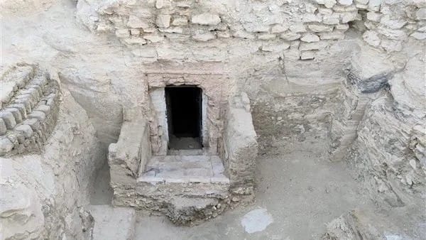 الآثار تعلن الكشف عن مقبرة بمنطقة الشيخ عبد القرنة في البر الغربي بالأقصر