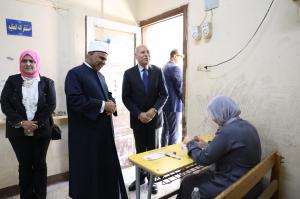 20 ألف مُقدِّرٍ ومُصحِّحٍ يشاركون في أعمال تصحيح الشهادة الثانوية الأزهرية بـ16 مركزًا
