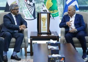تعاون مصري باكستاني في كرة القدم .. وسفير باكستان يهنيء أبو ريدة بإنجاز المنتخب في كأس العالم
