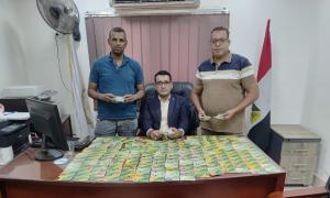 ضبط صاحب مخبز بلدى  بالأقصر أستحوذ على  450 بطاقة تموينية للتحايل و الحصول على دعم المواطنين 

