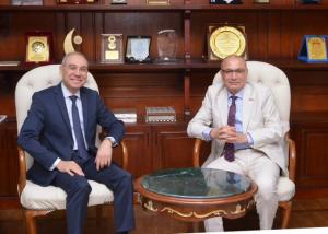 السفير التركي يبحث مع رئيس 