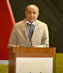 بعد أزمة استمرت 20 عامًا.. محافظ الأقصر يشهد احتفالية تسليم 573 قطعة أرض للمواطنين بقرنة مرعي

