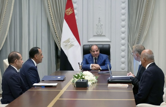 السيسي يتابع خطط زيادة إنتاج الزيت والغاز وتعزيز أمن الطاقة ويبحث تحويل الثروات المعدنية إلى قيمة مضافة