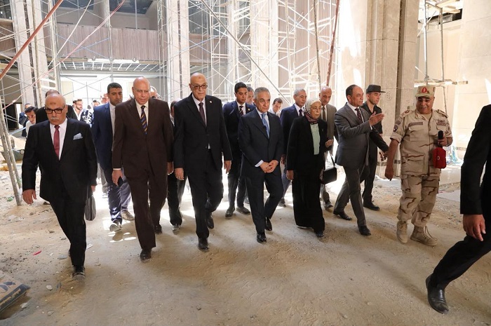 وزير العدل يتفقد 