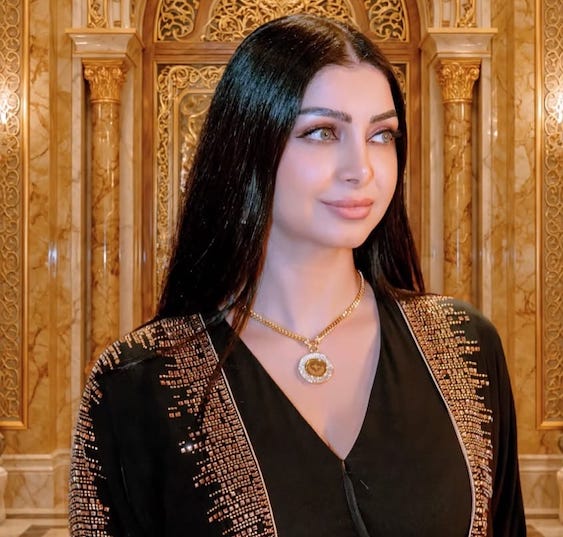 النجمة كلوديا حنا ضيفة شرف مهرجان ظفار الدولي للمسرح تقديرًا لمسيرتها الفنية
