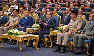 الرئيس السيسي يشهد حفل تخرج الدورة السادسة للجهات والهيئات القضائية بالأكاديمية العسكرية