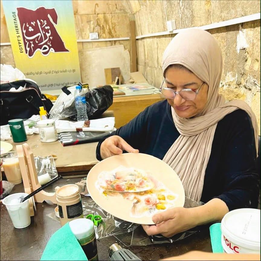 استكمال ورشة الديكوباج لتعلم تكنيك دمج الألوان و الأسطح المختلفة