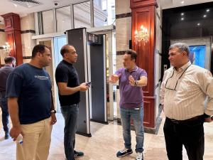 رئيس البيت الفني للمسرح يتفقد «مسرح مصر» استعدادًا لافتتاحه