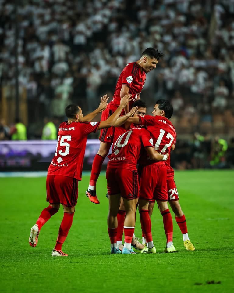 الأهلي يحسم القمة أمام الزمالك بثنائية ويتصدر الدوري المصري